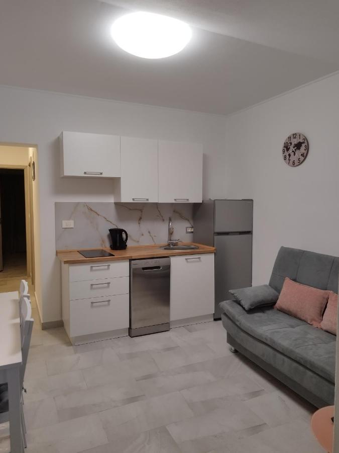 Tonis Apartment บูเย ภายนอก รูปภาพ